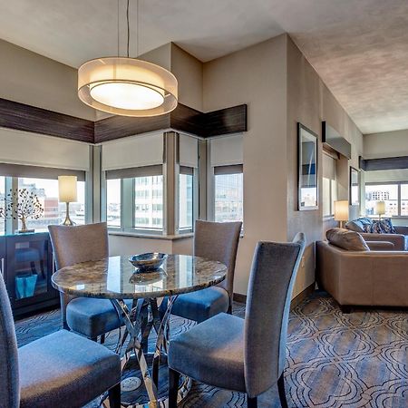 Doubletree By Hilton St. Louis Forest Park Exterior photo