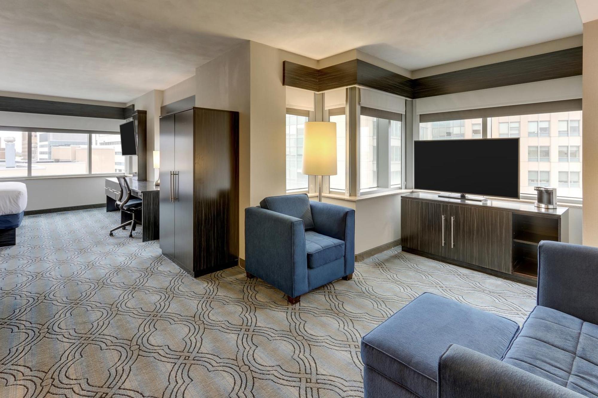 Doubletree By Hilton St. Louis Forest Park Exterior photo