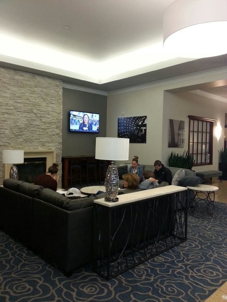 Doubletree By Hilton St. Louis Forest Park Exterior photo